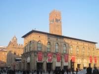 Bologna : Medeniyetle Tarihin Kesitii ehir...